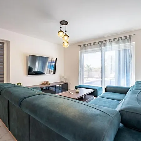 Silvia Krk By Istriaselect Villa *